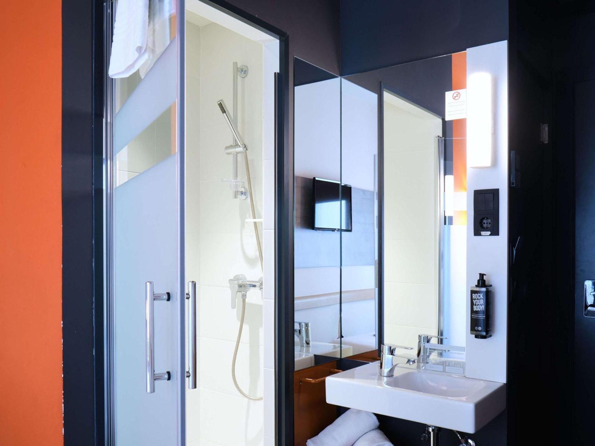 Ibis Budget Bilbao City Exterior photo